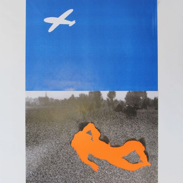 WER HAT DIESES OBSZÖNE LOCH IN DEN TEPPICH GEBRANNT?